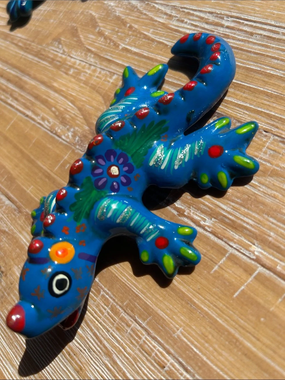 Hand-Painted Mexican Talavera Pottery Gecko Figurine.